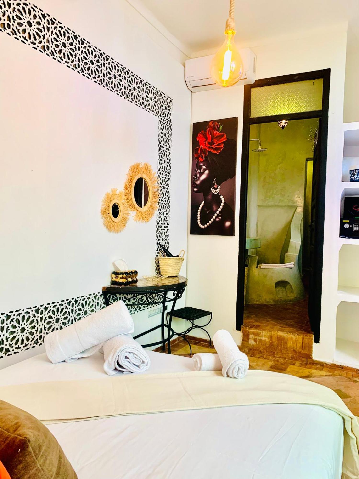 Riad Darna 4 Chambres Avec Piscine Et Petit Dejeuner マラケシュ エクステリア 写真