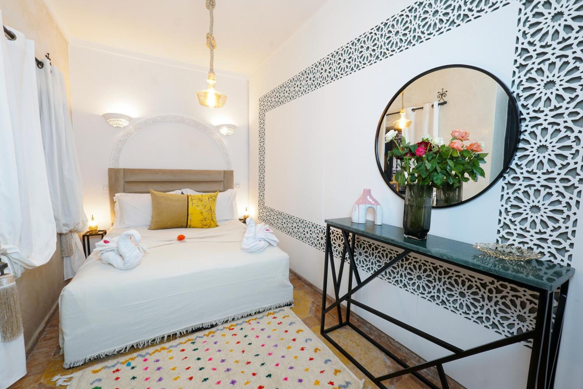 Riad Darna 4 Chambres Avec Piscine Et Petit Dejeuner マラケシュ エクステリア 写真